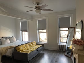 3 bedrooms, iron/ironing board, WiFi, bed sheets