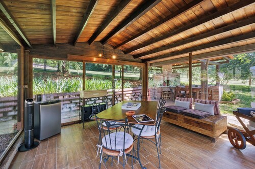 Villa Paradiso Apartment with Private Pool, Garden and Wi-Fi