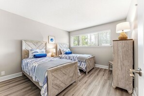 Iron/ironing board, free WiFi, bed sheets