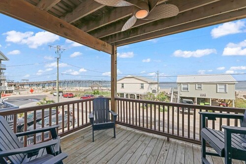 Stunning Oceanview, 3 Bdr, Walk to Pier