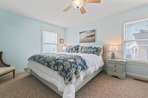 3 bedrooms, desk, iron/ironing board, free WiFi