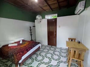 Caja de seguridad en la habitación y cortinas blackout 