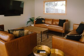 TV, table football, ping pong, stereo - Fairbank Lake Cottages - Main Lodge (Whitefish)