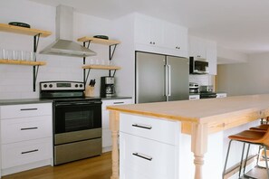 Fridge, microwave, oven, stovetop - Fairbank Lake Cottages - Main Lodge (Whitefish)