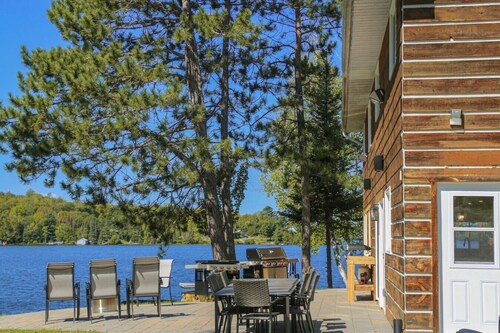 Fairbank Lake Cottages - Main Lodge
