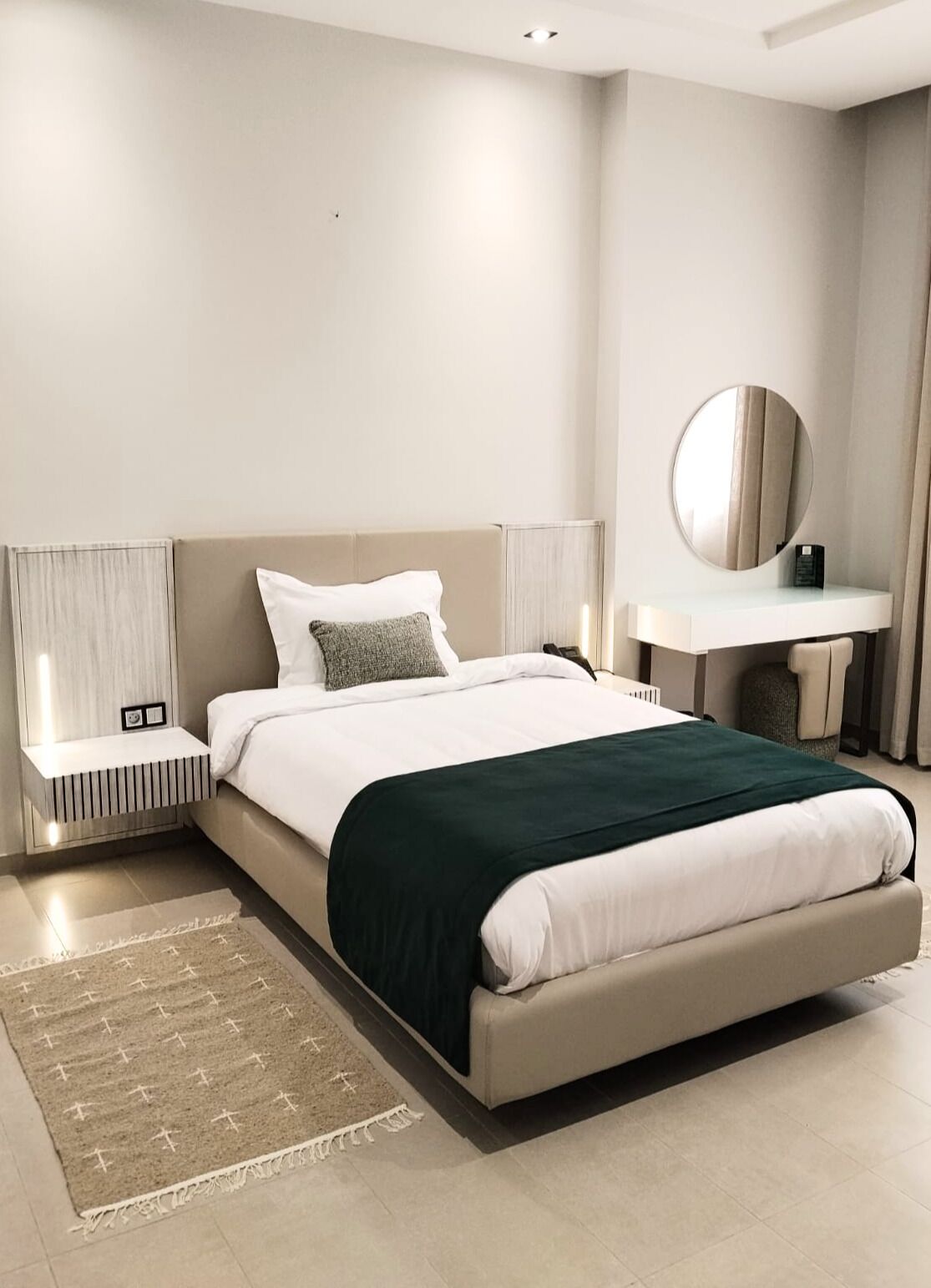 Chambre Simple, vue ville | Bureau, Wi-Fi gratuit, draps fournis