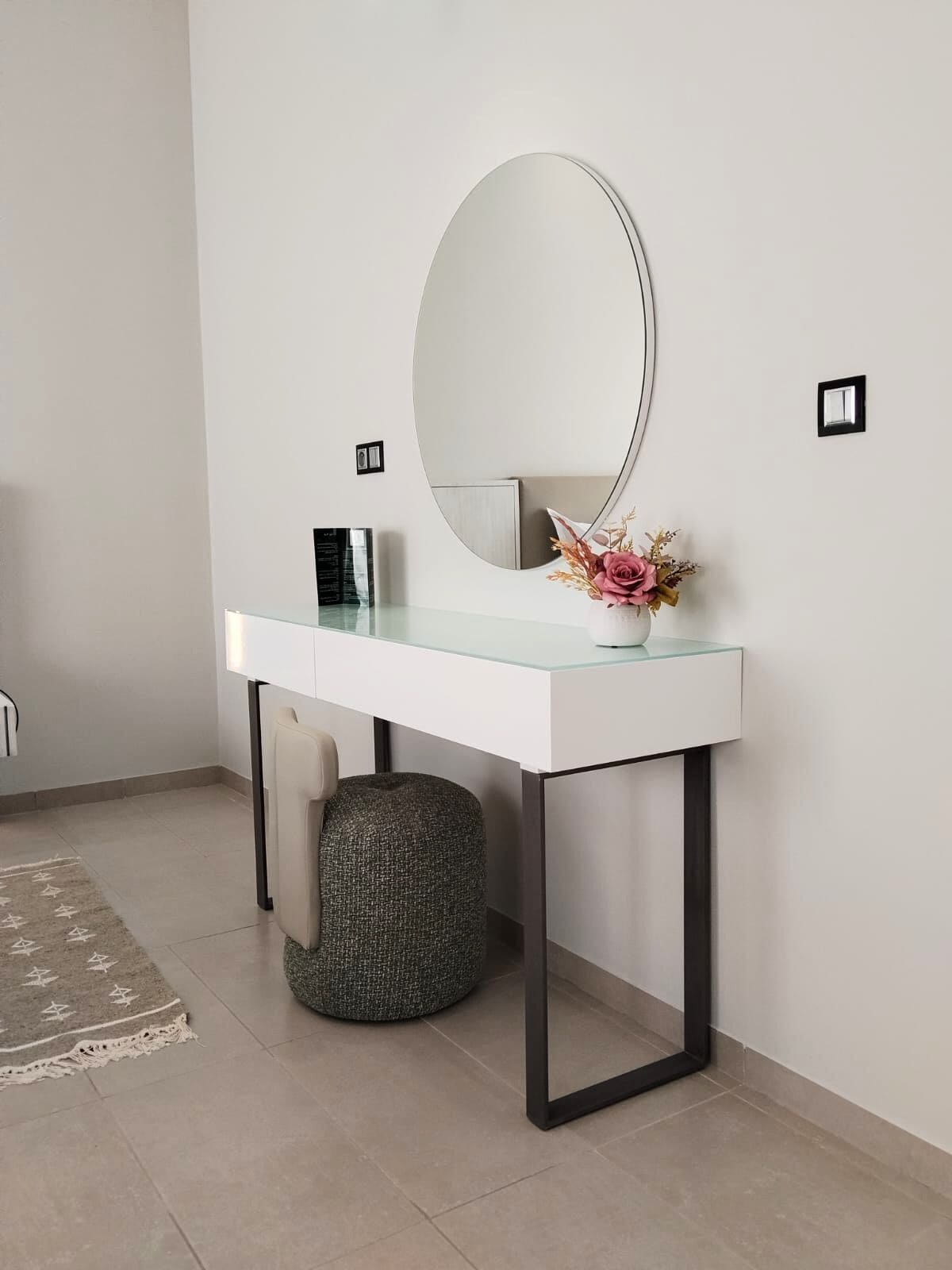 Bureau, Wi-Fi gratuit, draps fournis