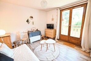 TV - Apt or chalet near the slopes Demi-Quartier (Demi-Quartier)
