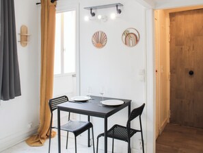 Dining - Cozy & Bright – Near the Metro & Flea Market (Saint-Ouen-sur-Seine)