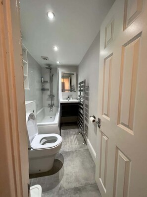 Shower, hair dryer, shampoo - Stylish luxury & Great location! (London)