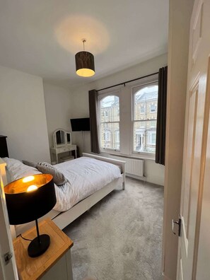 Iron/ironing board, WiFi, bed sheets - Stylish luxury & Great location! (London)