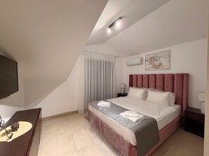 Comfort Apartment | Desk, laptop workspace, free WiFi - Bellezza Condo Apartments (Kotor)