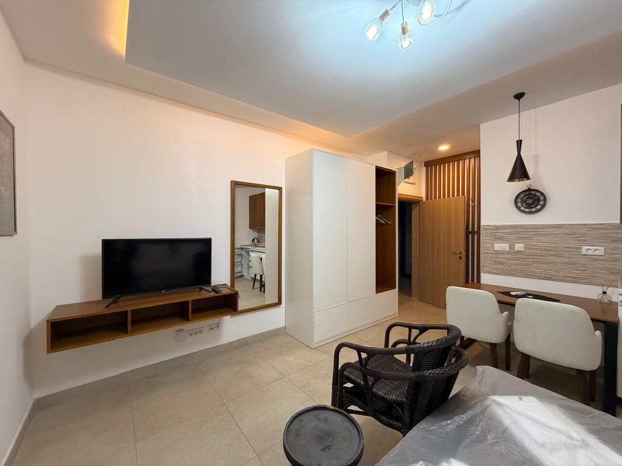 Deluxe Studio | Living area