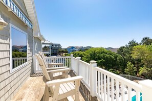 Property grounds - Second Wynd, Luxury Home, Private Pool, Elevator, NewlyUpdated (Emerald Isle)