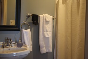 Bathroom - Stock's Manor Bed and Breakfast #2 (Mechanicsburg)