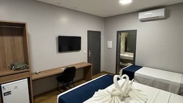 Comfort Quadruple Room | Desk, laptop workspace, free WiFi
