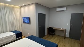 Basic Triple Room | Desk, laptop workspace, free WiFi