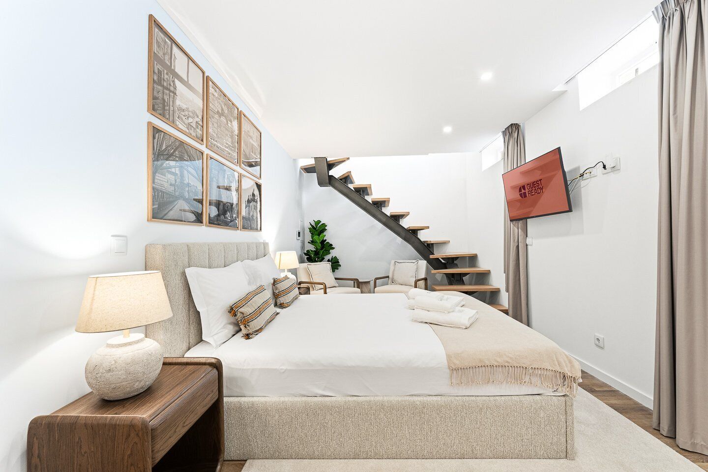Iron/ironing board, Internet, bed sheets
