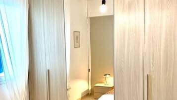 1 bedroom, iron/ironing board, free WiFi