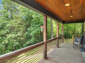 Terrace/patio - Woodland Cabin Retreat, Near Douglas Lake, Fire Pit (Dandridge)