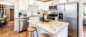 Hot Tub • Game Room • 5BR • Suburb near Everything