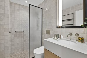 Bathroom - 1BR Apt Pool, Gym Near Casino & Southbank Dinning (Melbourne)