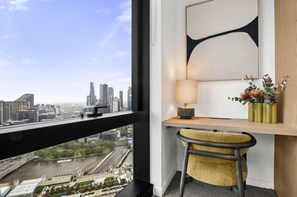 Apartment | Living room - 1BR Apt Pool, Gym Near Casino & Southbank Dinning (Melbourne)