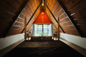 Villa de lujo, balcón, vistas a la piscina | Interior