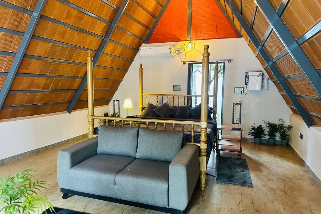 Biệt thự Cao cấp, ban công, quang cảnh hồ bơi | Khu phòng khách