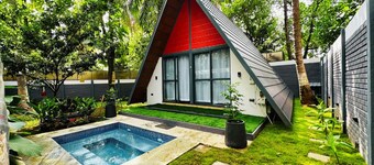 Oh-Bali Villa by Travent Mug