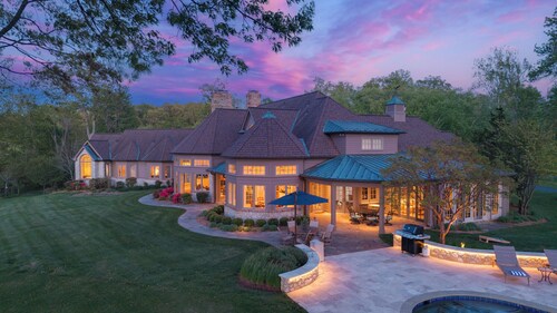 Holly Pointe Estate, Sleeps 25+ Pool, Pickle Ball