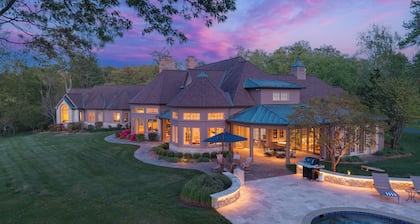 Holly Pointe Estate, Sleeps 25+ Pool, Pickle Ball