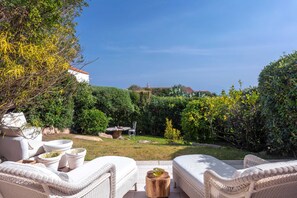 Terrace/patio - [PORTO CERVO 4 MINUTES]Elegant house with garden (Sardegna)