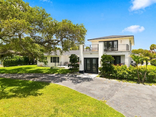 McCarty Mansion - Fort Pierce Waterfront Paradise - 7Br/6Ba - Sleeps 20