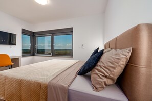 Iron/ironing board, travel cot, free WiFi, bed sheets - Seaview Villa Sal with pool, jacuzzi and sauna (Privlaka)