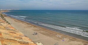 Beach nearby, sun-loungers - Port Saplaya Townhouse/Beach house near Valencia (Port Saplaya)