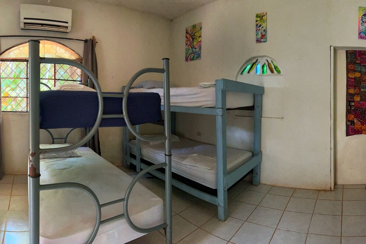 WiFi (free), bed sheets