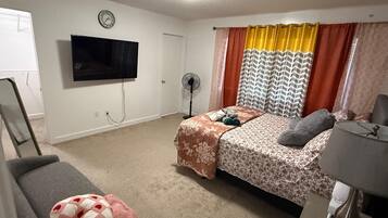 Ferros/tábuas de passar roupa, Wi-Fi, roupa de cama