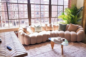 Living area - Designer Loft at Ponce City Market with Natural Light & Murals (atlanta)