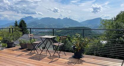 Villa familiale avec vue panoramique et jardin sur les hauteurs de Chambéry