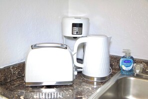 Coffee and/or coffee maker - Miami Beach Stay 3 min to Ocean (Miami Beach)
