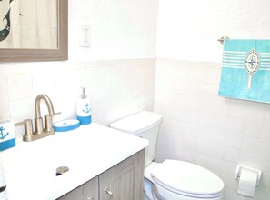 Hair dryer, towels, soap, toilet paper - Miami Beach Stay 3 min to Ocean (Miami Beach)