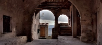 Apartment 'La Casa Di Falstaff' with Mountain View, Balcony and Wi-Fi