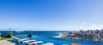 Lit 760 - Close to the Beach and the Convention Center Housi by Carpediem