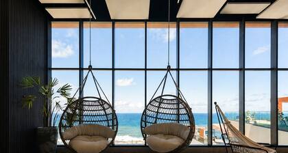 Lit 760 - Close to the Beach and the Convention Center Housi by Carpediem
