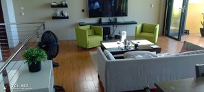 Living area - Vigie Beach Premium (Castries)