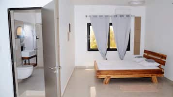 4 bedrooms, free WiFi, bed sheets