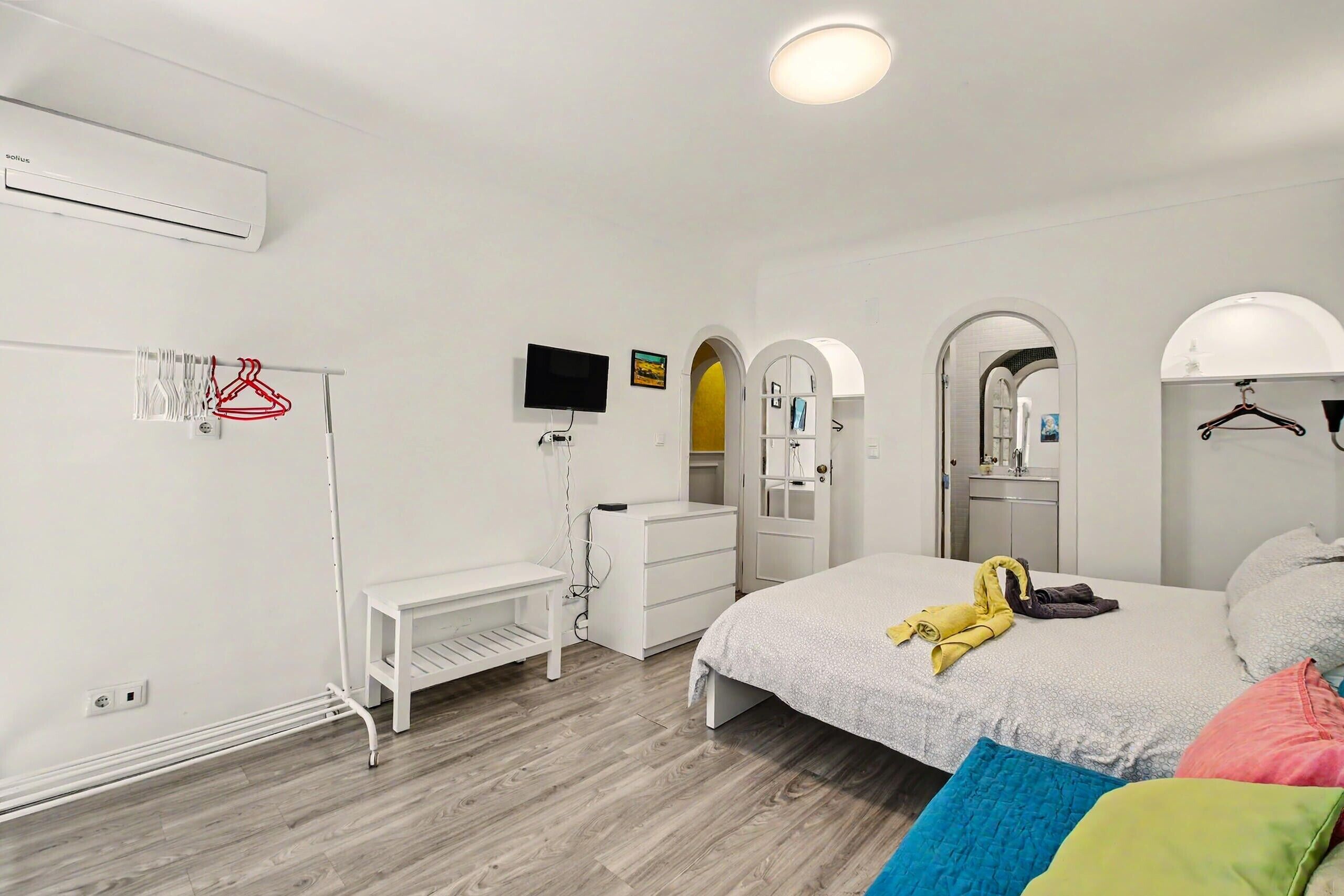 1 bedroom, iron/ironing board, WiFi, bed sheets