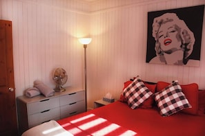 Iron/ironing board, travel crib, WiFi, bed sheets