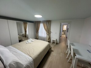 Casa adosada confort | Cortinas opacas, tabla de planchar con plancha, wifi gratis